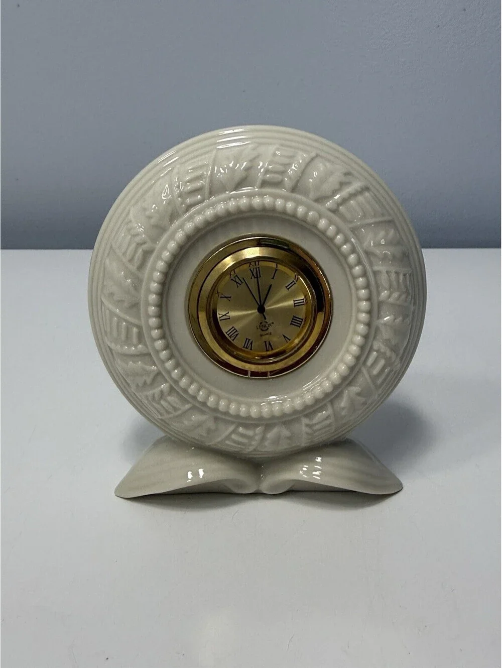 Lenox Timely Traditions Quartz Ivory Porcelain Desk/Shelf Clock Small 4.75” T